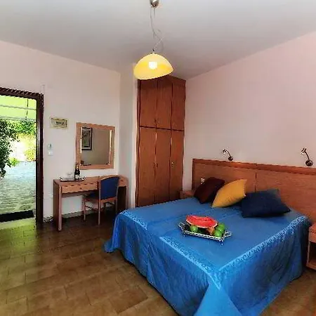 Vassilias Beach Hotel * فاسيلياس