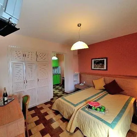 Vassilias Beach Hotel * فاسيلياس