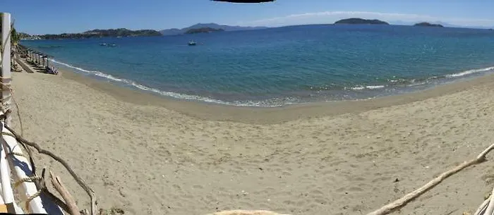 Vassilias Beach Hotel Hotel